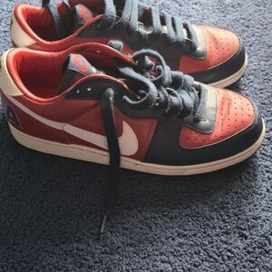 Nike Low Top Sneakers in Red, Navy & White